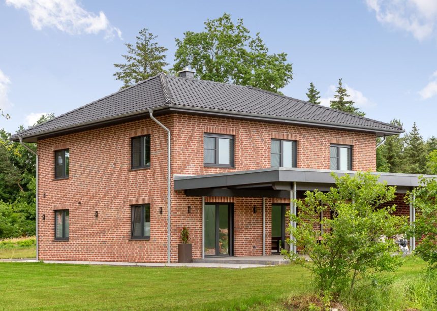 Moderne Bauweise mit Hohlfalzziegel Z5 in trendiger Mattglasur