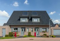 Modernes Reihenhaus mit dem Hohlfalzziegel Z5