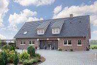 Landhaus mit Klinkerfassade, Gauben und Hohlfalziegel Z5