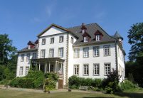 Hohlfalzziegel Z5 »variwell« auf dem Dach von Schloss Bruche
