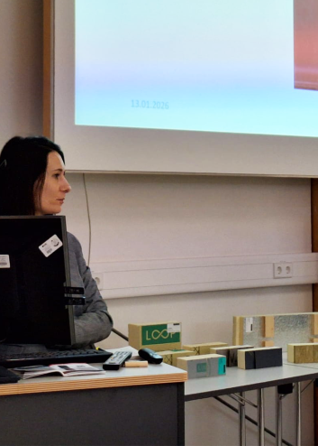 Referentin bei den Linzmeier Fachseminaren zum Thema Dachziegel und Solar