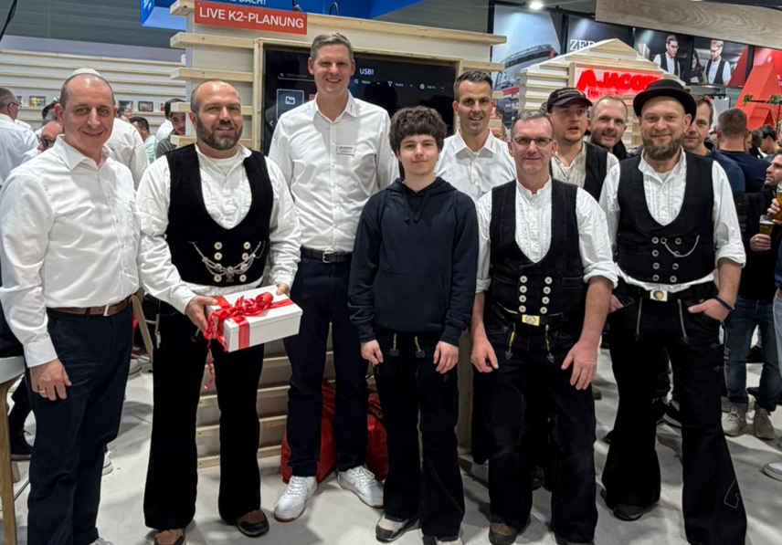 Preisverleihung zu den Top Jobs mit unseren Dachziegeln. Platz 2: Kupfer