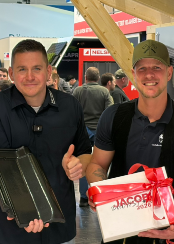 Preisverleihung zu den Top Jobs mit unseren Dachziegeln. Platz 1: Jan Witt