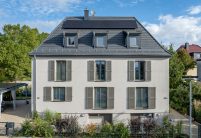 Eine top Referenz von Jacobi Dachziegel mit modernem Dachziegel Stylist in edelschiefer, besonderer Grauton