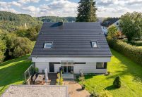 Einfamilienhaus mit Flachziegel Stylist in edelspacegrau