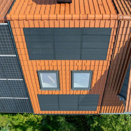 Aus der Vogelperspektive: Reihenmittelhaus mit J160 und J160-PV