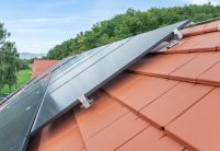 Top Aufnahme vom nichtkeramischen Solarzubehör Solarträger