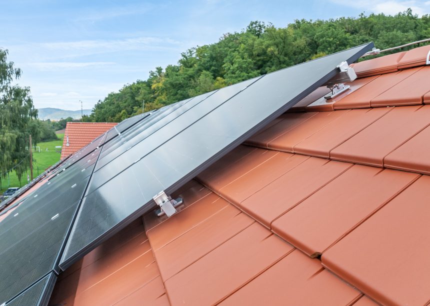 Top Aufnahme vom nichtkeramischen Solarzubehör Solarträger