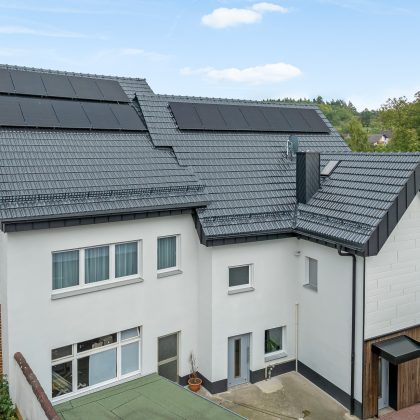 Tradition, Doppelmulde von Jacobi Dachziegel, auf saniertem EFH