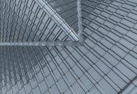 Referenz zur Inspiration für Bauherren und Planer mit J11v in spacegrau auf dem Satteldach aus der Vogelperspektive mit Ziegeldetails