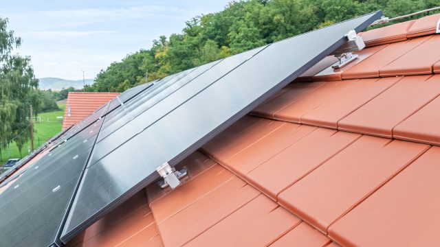 Top Aufnahme vom nichtkeramischen Solarzubehör Solarträger