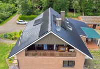 Klinkerhaus mit Dachziegel Z5 in edelschwarz auf Satteldach