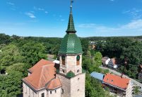 Kirche in Georgensgmünd mit Bibern aus der Bibermanufaktur in edelgrün und edelnero mit Spitze