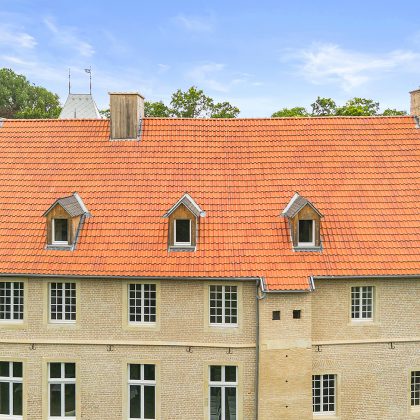 Schloss Senden mit Jacobi Dachziegel Z5, Tondachziegel, hier mit Gauben und Dachfläche im Bildfokus