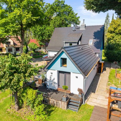 Dachziegel J160, Jubiläumsziegel von Jacobi Dachziegel, auf saniertem Objekt mit Satteldach in edelspacegrau