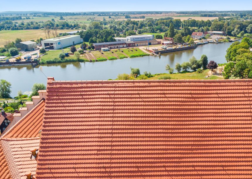 Havelländer Wellenbiber auf de Dom Sankt Marien in Havelberg