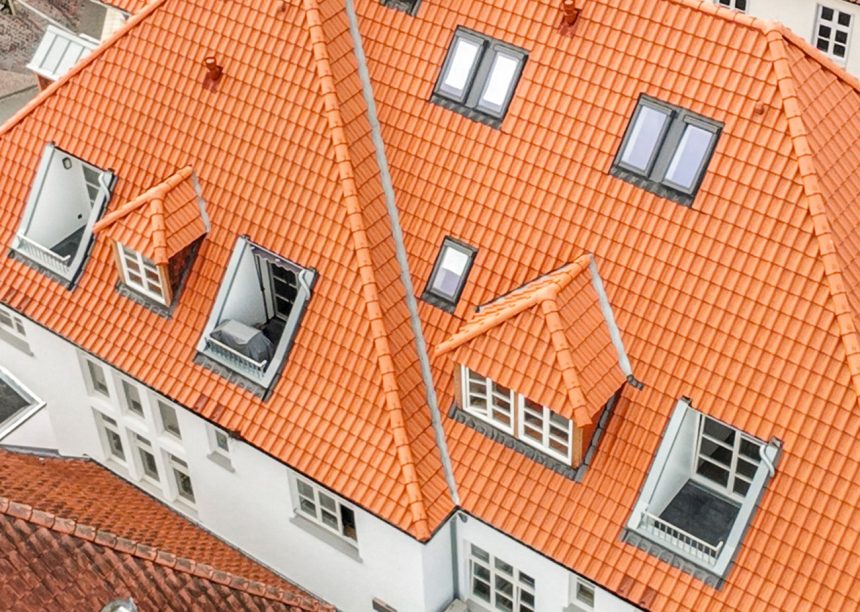 Stadtvilla mit Z5 naturrot hell mit Deckbild im Detail