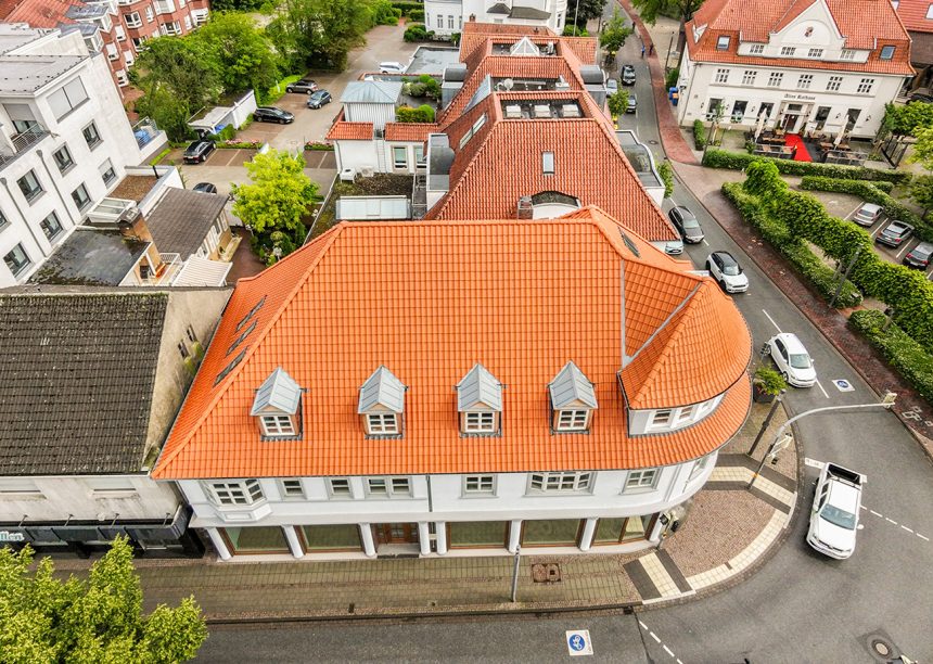 Stadtvilla mit Z5 naturrot hell mit Turmbiber auf Gaube